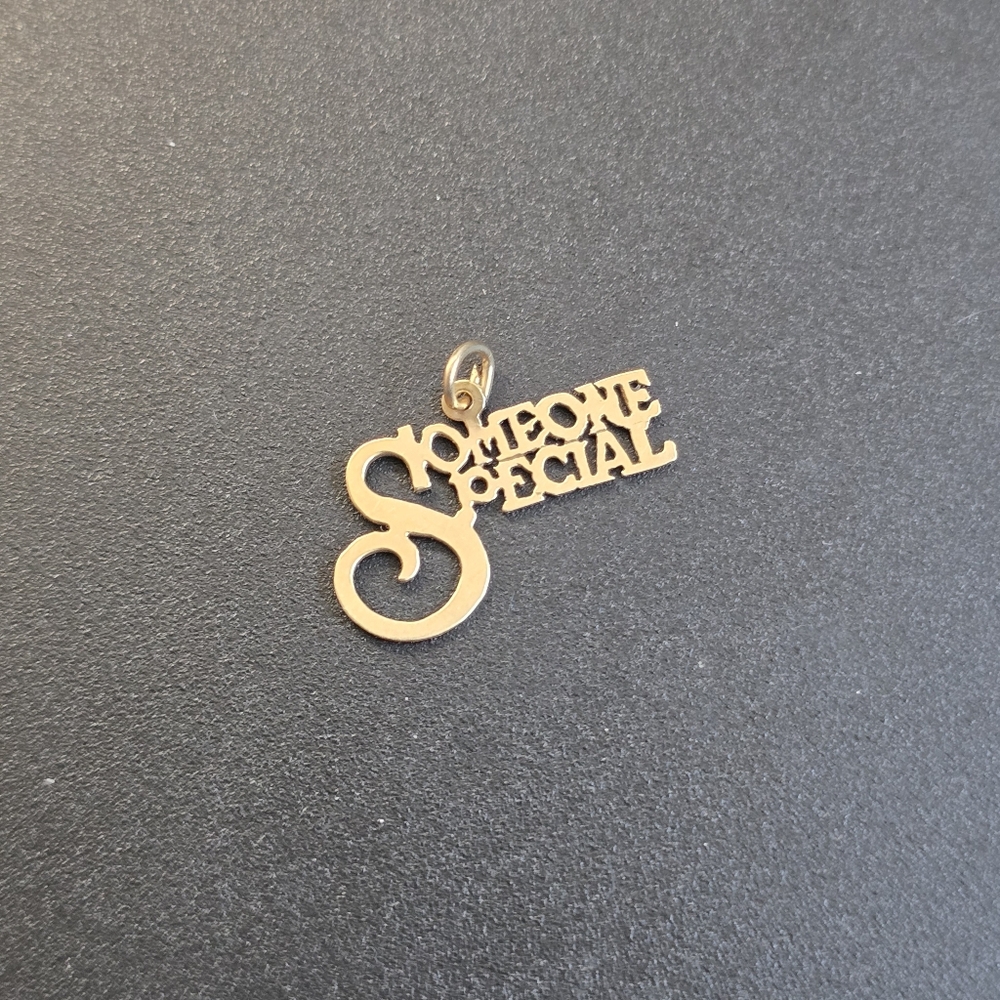 14k Gold Vintage Charm "Someone Special"
